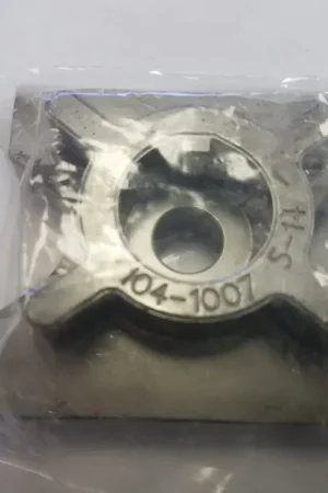 Toro 104-1007 RETAINER-BLADE OEM Next Day Delivery